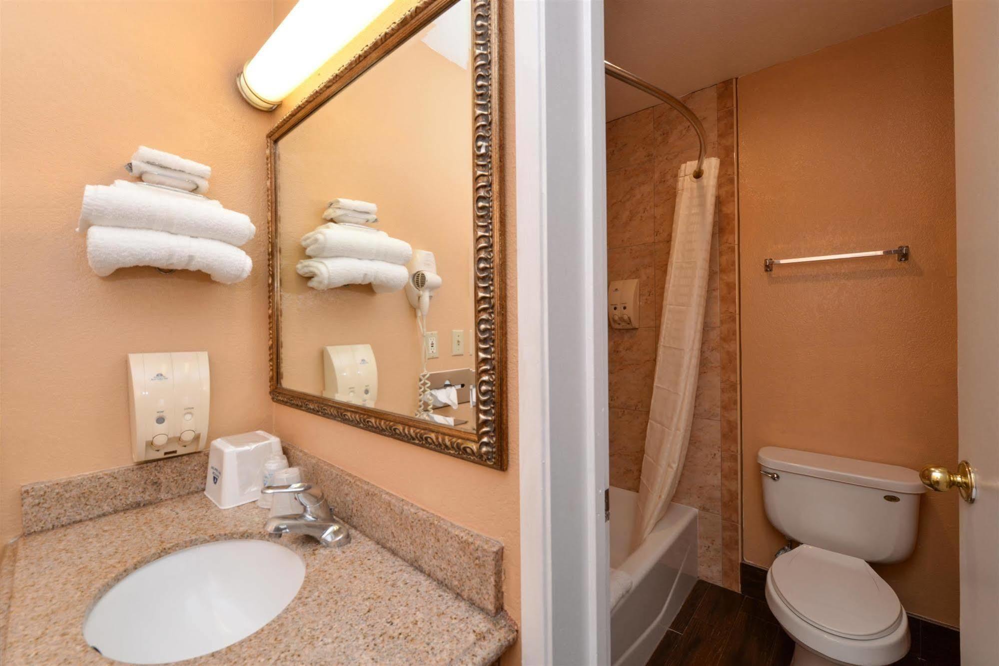 Americas Best Value Inn & Suites-East Bakersfield Ngoại thất bức ảnh